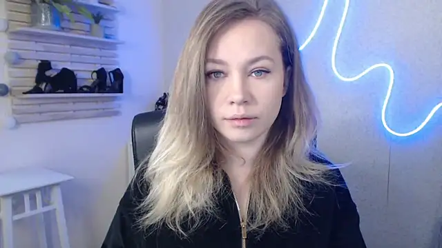 holly xglam online show from 01/24/25, 03:22