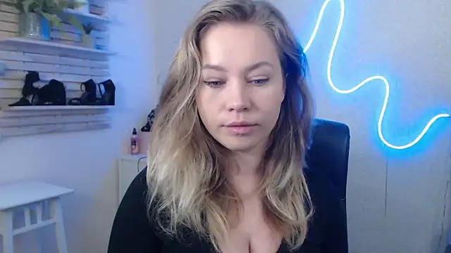 holly xglam online show from 01/29/25, 02:30