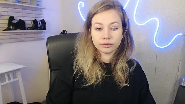 holly xglam online show from 01/30/25, 02:27