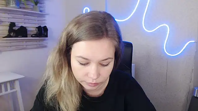 holly xglam online show from 01/30/25, 08:43