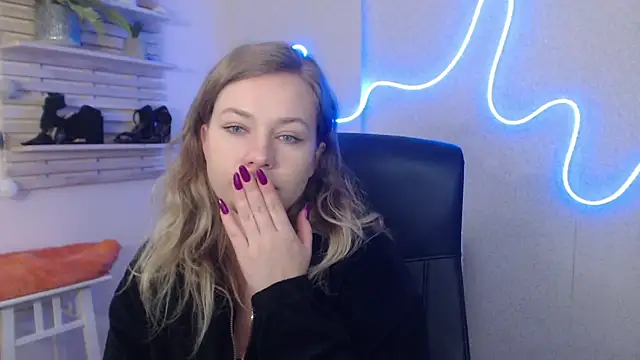 holly xglam online show from 02/07/25, 04:27