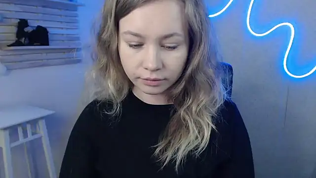 holly xglam online show from 02/11/25, 04:33