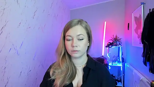 holly xglam online show from 11/13/25, 06:29