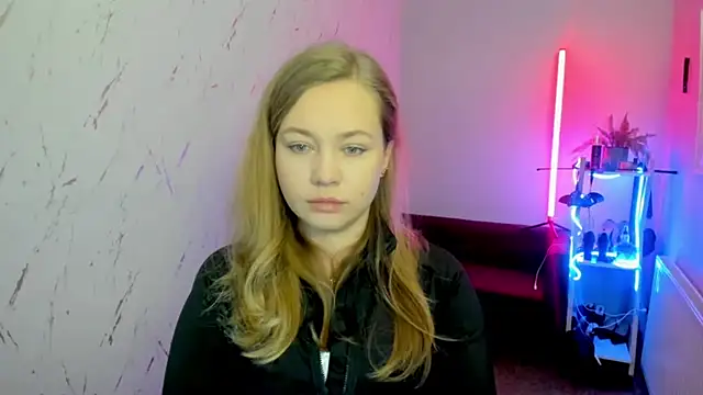 holly xglam online show from 11/30/25, 06:12