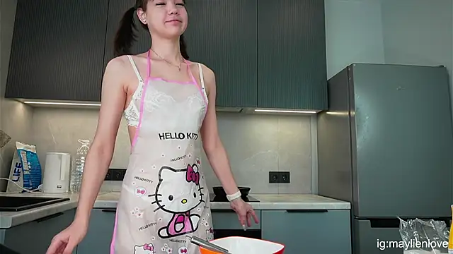MaylienLove online show from 10/11/25, 06:12