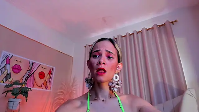 Snapshot of SkiinnyAna chatting on 02/03/25, 07:42 SkiinnyAna online show from 02/03/25, 07:42