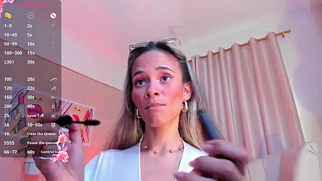 Snapshot of SkiinnyAna chatting on 02/10/25, 07:38 SkiinnyAna online show from 02/10/25, 07:38