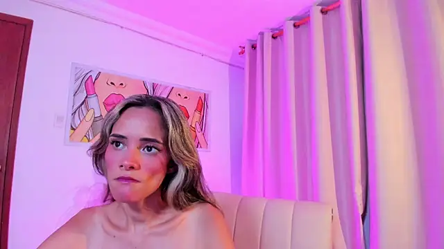 Snapshot of SkiinnyAna chatting on 10/27/25, 07:29 SkiinnyAna online show from 10/27/25, 07:29