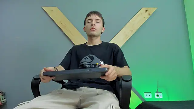 bower and colucci online show from 12/22/24, 02:49