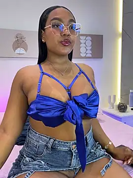 Snapshot of Esmeralda_Duarte chatting on 03/13/26, 03:46 Esmeralda Duarte online show from 03/13/26, 03:46