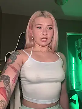 Snapshot of Anour_amour chatting on 12/19/24, 02:56 Anour amour online show from 12/19/24, 02:56