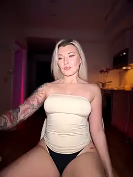 Snapshot of Anour_amour chatting on 01/18/26, 02:15 Anour amour online show from 01/18/26, 02:15