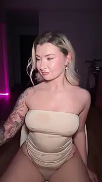 Snapshot of Anour_amour chatting on 03/29/26, 02:33 Anour amour online show from 03/29/26, 02:33