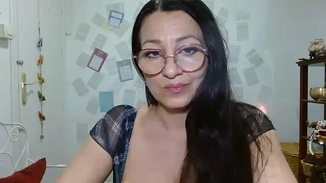 Snapshot of KeisyNeonX chatting on 05/27/26, 03:42 KeisyNeonX online show from 05/27/26, 03:42