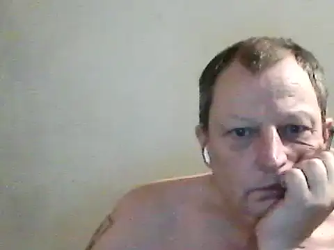 Snapshot of chubbybear2cum chatting on 02/12/25, 04:12 chubbybear2cum online show from 02/12/25, 04:12