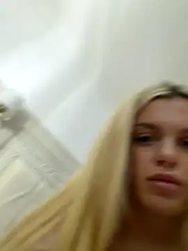 Snapshot of IrishTeenBarbie69 chatting on 11/30/25, 08:02 IrishTeenBarbie69 online show from 11/30/25, 08:02