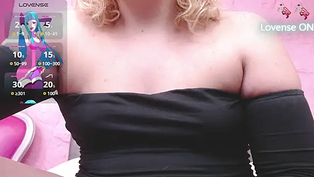 Snapshot of Pearl_Michelts chatting on 10/25/25, 01:07 Pearl Michelts online show from 10/25/25, 01:07