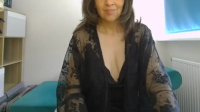 Ella Next Door online show from 05/15/26, 09:16