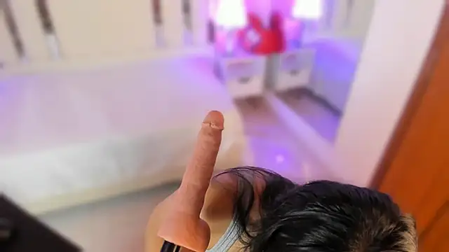 Miliaangeles online show from 10/04/25, 12:25