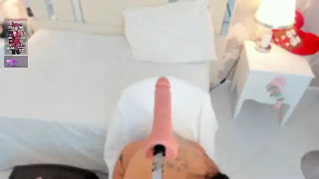 Snapshot of Miliaangeles chatting on 02/04/26, 09:04 Miliaangeles online show from 02/04/26, 09:04