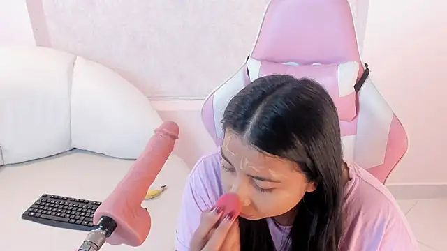 Snapshot of Miliaangeles chatting on 03/12/26, 08:42 Miliaangeles online show from 03/12/26, 08:42