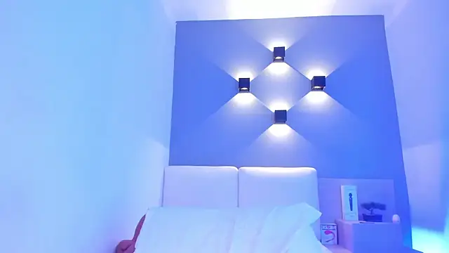 aisha h  online show from 01/24/25, 01:03