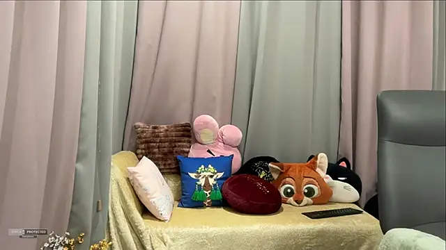 Snapshot of Unique-Beauty chatting on 02/17/26, 07:42 Unique-Beauty online show from 02/17/26, 07:42