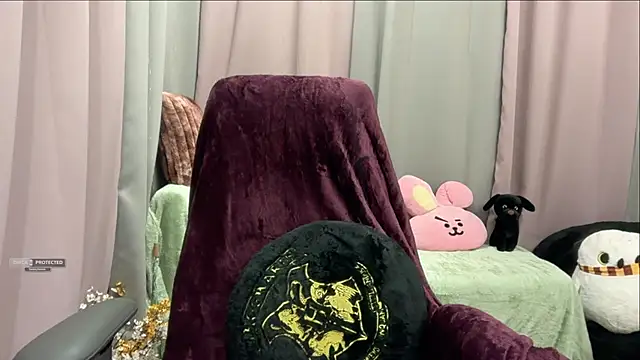 Snapshot of Unique-Beauty chatting on 02/19/26, 04:14 Unique-Beauty online show from 02/19/26, 04:14