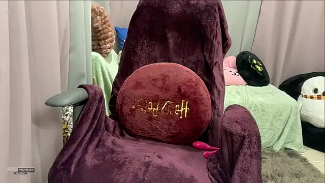 Snapshot of Unique-Beauty chatting on 02/28/26, 05:03 Unique-Beauty online show from 02/28/26, 05:03