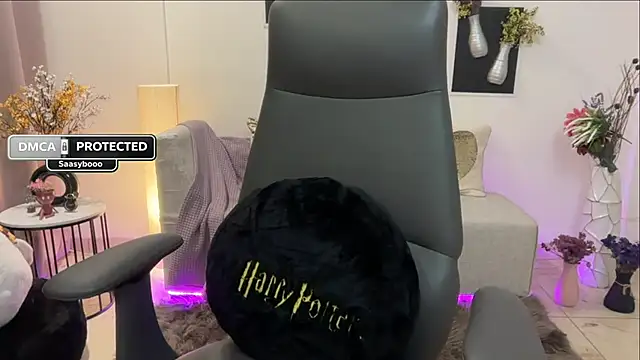 Snapshot of Unique-Beauty chatting on 04/15/26, 07:58 Unique-Beauty online show from 04/15/26, 07:58
