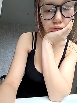  AnMiss  online show from 12/03/25, 09:07