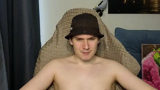 Snapshot of MoreRealAlex chatting on 04/30/26, 10:43 MoreRealAlex online show from 04/30/26, 10:43
