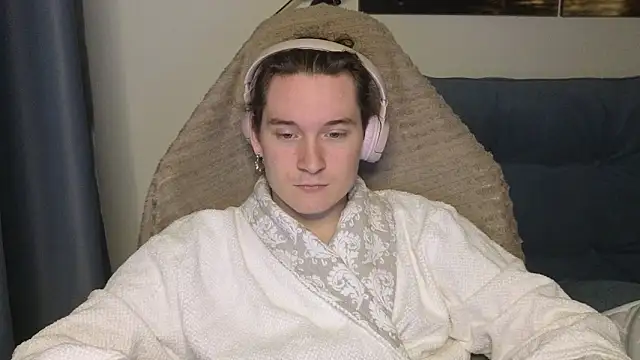 Snapshot of MoreRealAlex chatting on 05/31/26, 01:14 MoreRealAlex online show from 05/31/26, 01:14
