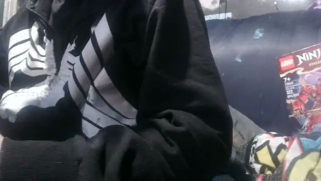 Snapshot of robeaulieu02 chatting on 12/13/24, 06:31 robeaulieu02 online show from 12/13/24, 06:31