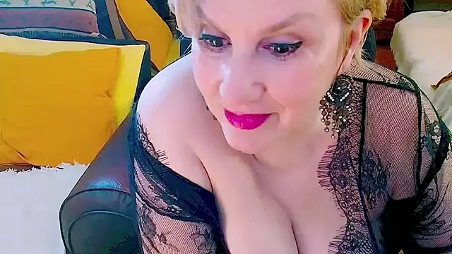 Snapshot of GattonaBiondona chatting on 04/15/26, 09:05 GattonaBiondona online show from 04/15/26, 09:05