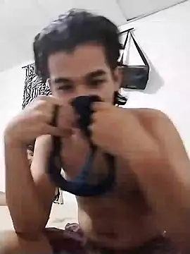 Snapshot of Boypolla11 chatting on 12/19/24, 02:23 Boypolla11 online show from 12/19/24, 02:23