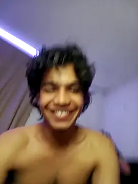 Snapshot of Boypolla11 chatting on 02/12/25, 03:40 Boypolla11 online show from 02/12/25, 03:40