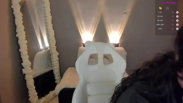 amber curly online show from 12/03/24, 08:06