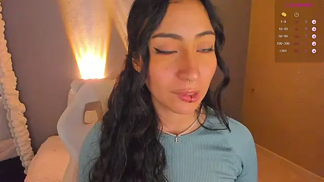 amber curly online show from 01/31/25, 07:18