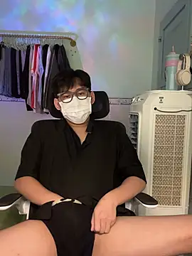 Snapshot of MinhTuanLive chatting on 03/14/25, 11:56 MinhTuanLive online show from 03/14/25, 11:56