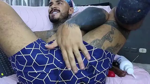 Snapshot of john_cartter1 chatting on 01/28/25, 02:10 john cartter1 online show from 01/28/25, 02:10