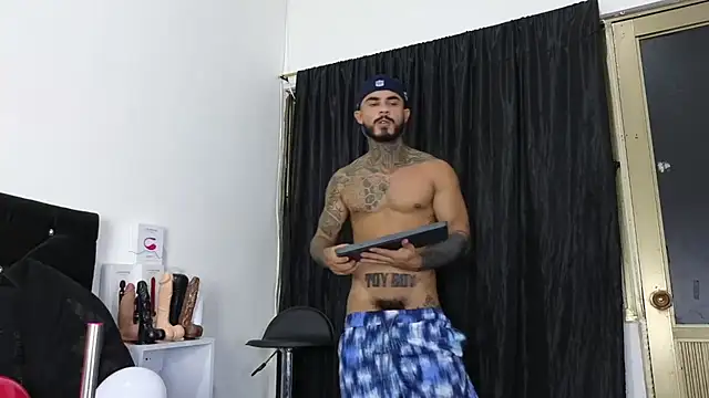 Snapshot of john_cartter1 chatting on 02/14/25, 05:14 john cartter1 online show from 02/14/25, 05:14