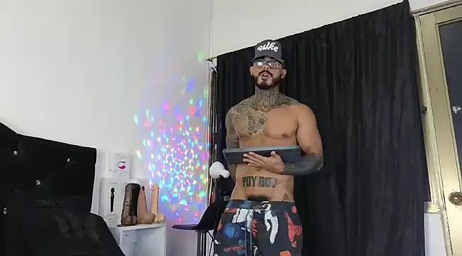 Snapshot of john_cartter1 chatting on 02/24/25, 05:20 john cartter1 online show from 02/24/25, 05:20