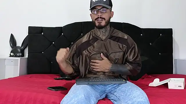 Snapshot of john_cartter1 chatting on 03/01/25, 07:04 john cartter1 online show from 03/01/25, 07:04