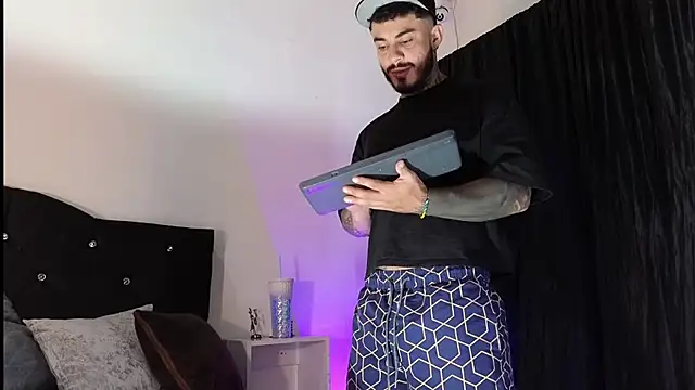 Snapshot of john_cartter1 chatting on 10/18/25, 11:11 john cartter1 online show from 10/18/25, 11:11