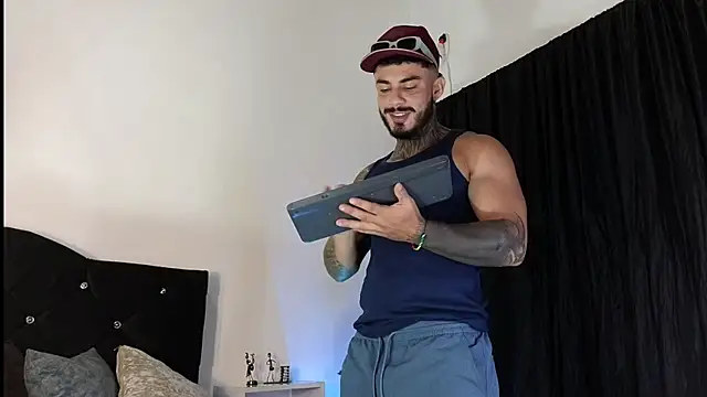 Snapshot of john_cartter1 chatting on 10/19/25, 11:33 john cartter1 online show from 10/19/25, 11:33