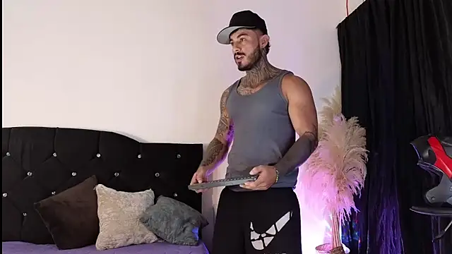 Snapshot of john_cartter1 chatting on 10/27/25, 11:47 john cartter1 online show from 10/27/25, 11:47