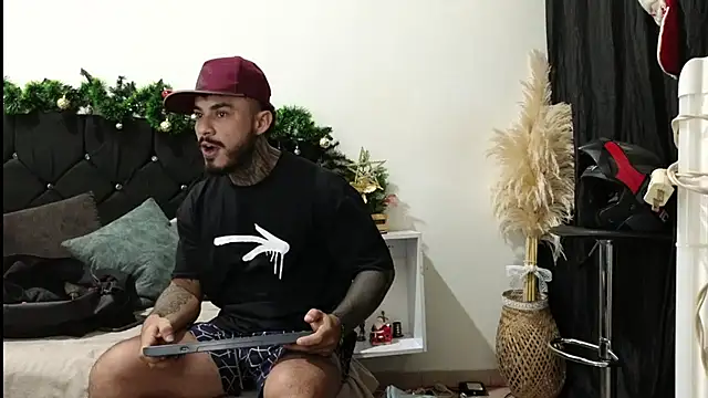 Snapshot of john_cartter1 chatting on 11/29/25, 11:02 john cartter1 online show from 11/29/25, 11:02