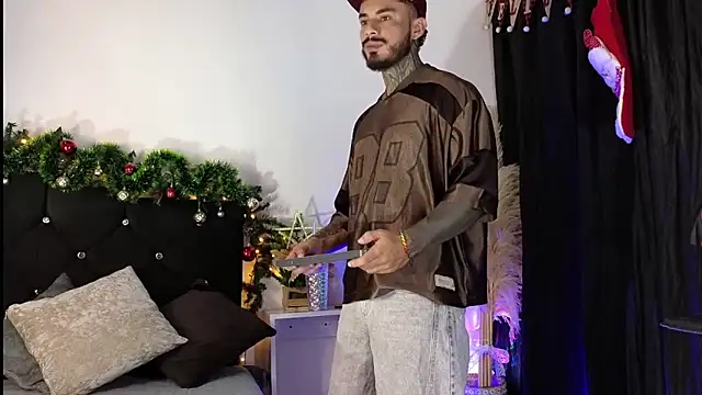 Snapshot of john_cartter1 chatting on 11/30/25, 11:14 john cartter1 online show from 11/30/25, 11:14