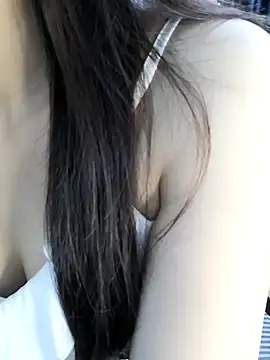 Snapshot of _Linez_ chatting on 10/10/25, 05:23  Linez  online show from 10/10/25, 05:23